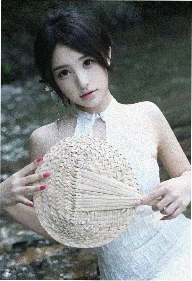 河马短剧《离婚后我成了顶流》逆袭题材短剧封面